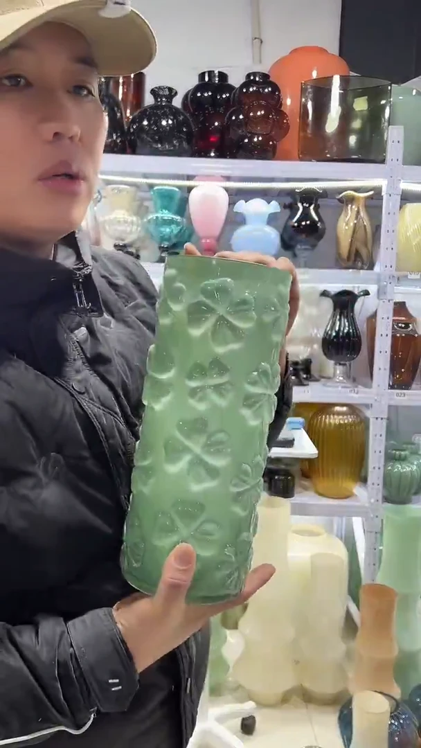 绿色四叶草直筒花瓶微瑕介意勿拍