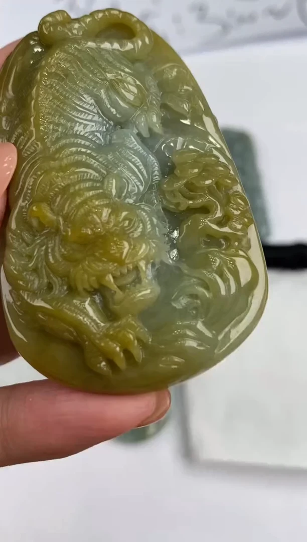未镶嵌挂件翡翠305397       多人