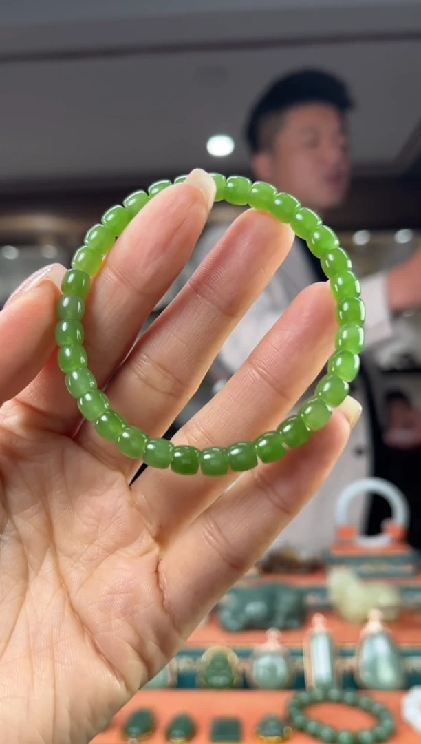 颈饰未镶嵌和田玉佩佩6mm左右