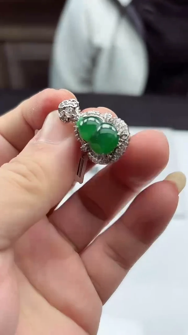 颈饰未镶嵌翡翠天然A货翡翠