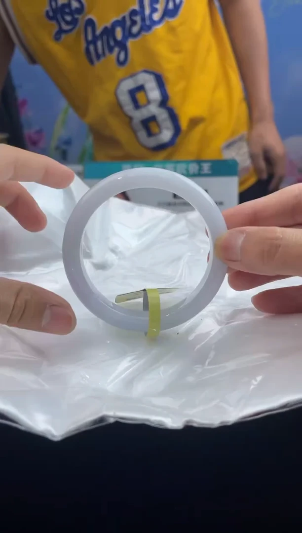 翡翠手镯未镶嵌翡翠手镯30