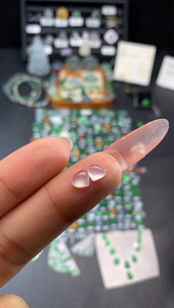 【闪购商品】翡翠挂件未镶嵌水滴