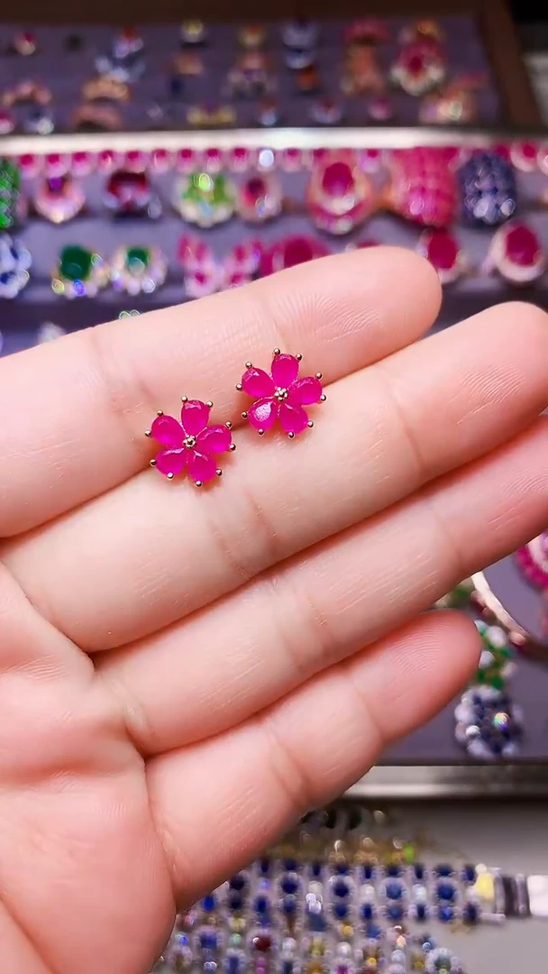 银S925镶嵌耳饰红宝石...