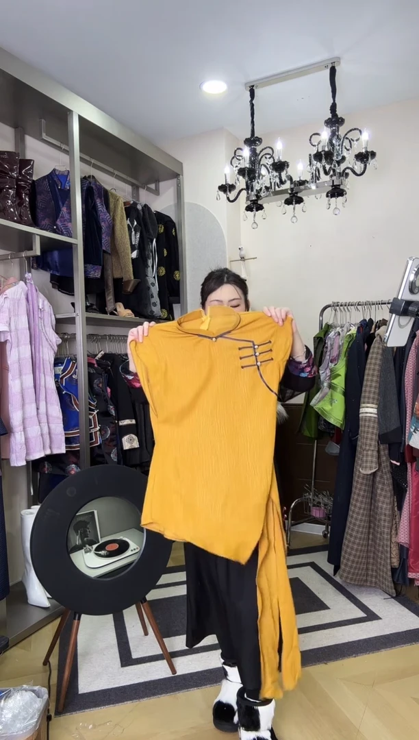 斜肩款【希贵蒙古袍】11号黄色上衣 115以内去穿