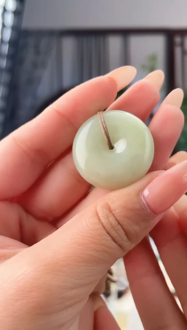 颈饰未镶嵌和田玉扣 多样性发其一