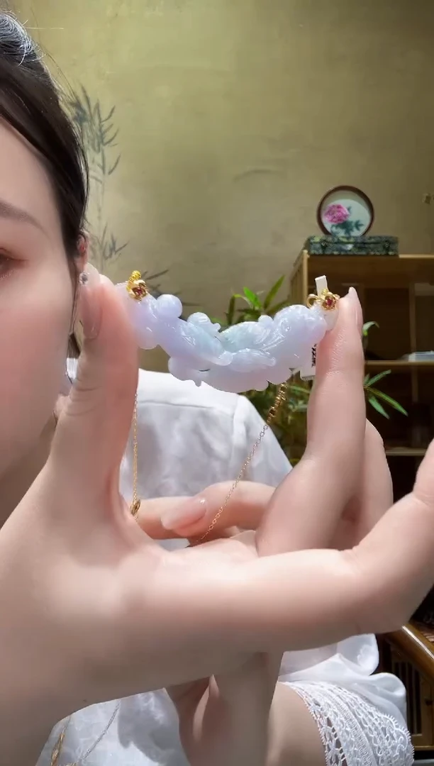翡翠未镶嵌颈饰吊坠