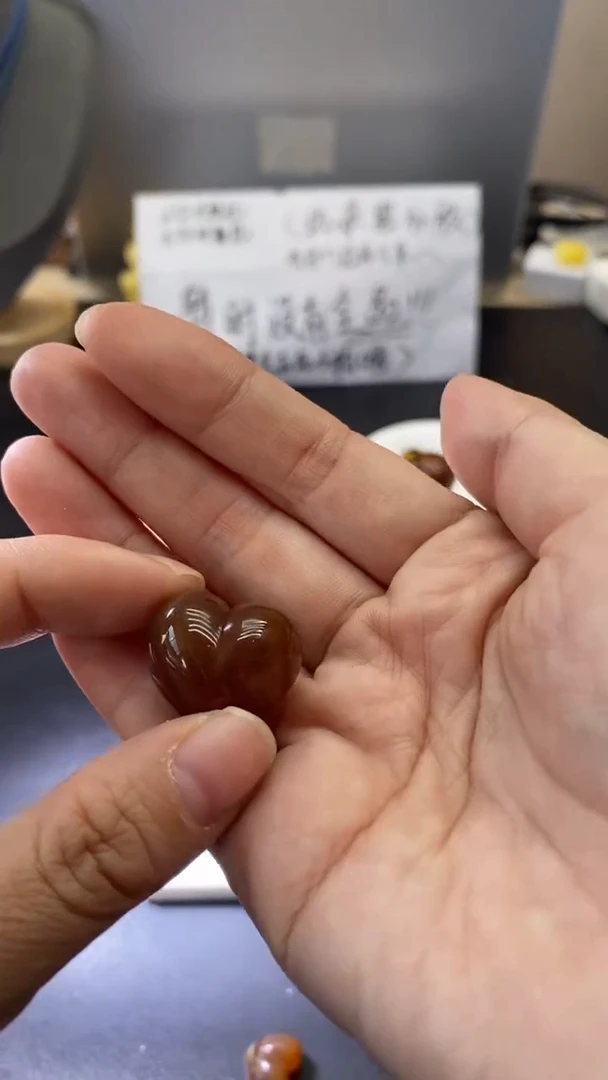 琥珀未镶嵌珠宝奇石1564