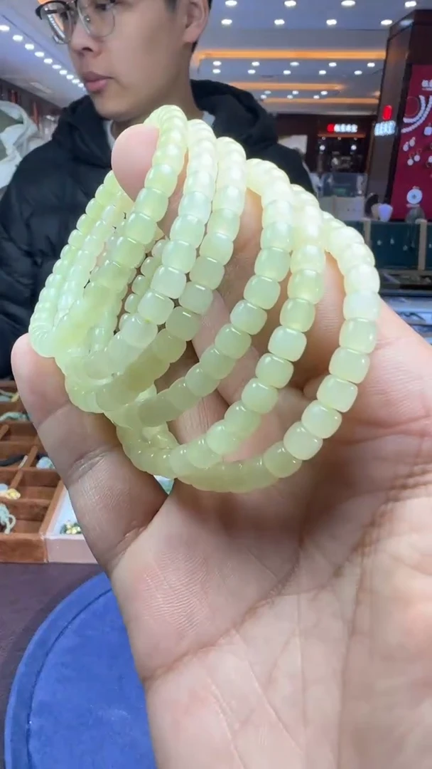 未镶嵌和田玉挂件【陆1201】40 7021  多样性发其一