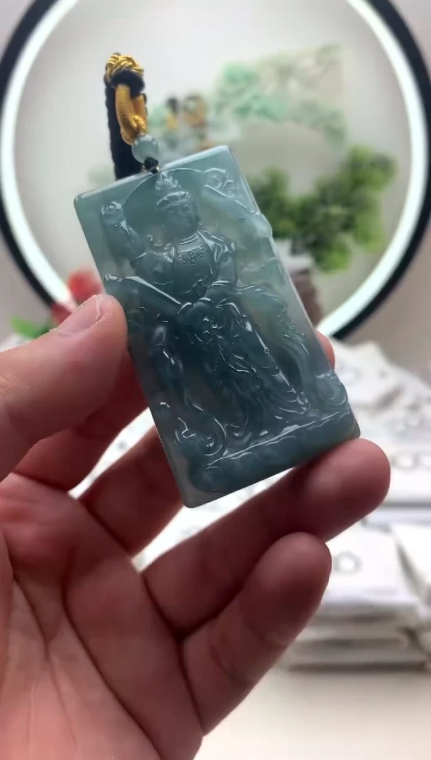 颈饰未镶嵌翡翠千手观音