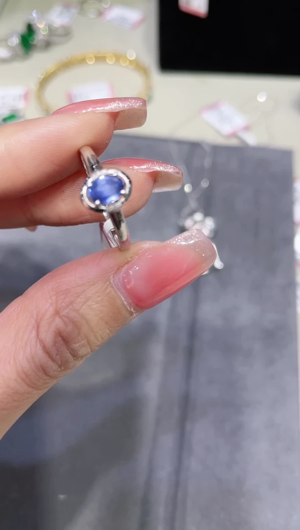 【闪购商品】蓝宝石戒指18K金镶嵌·