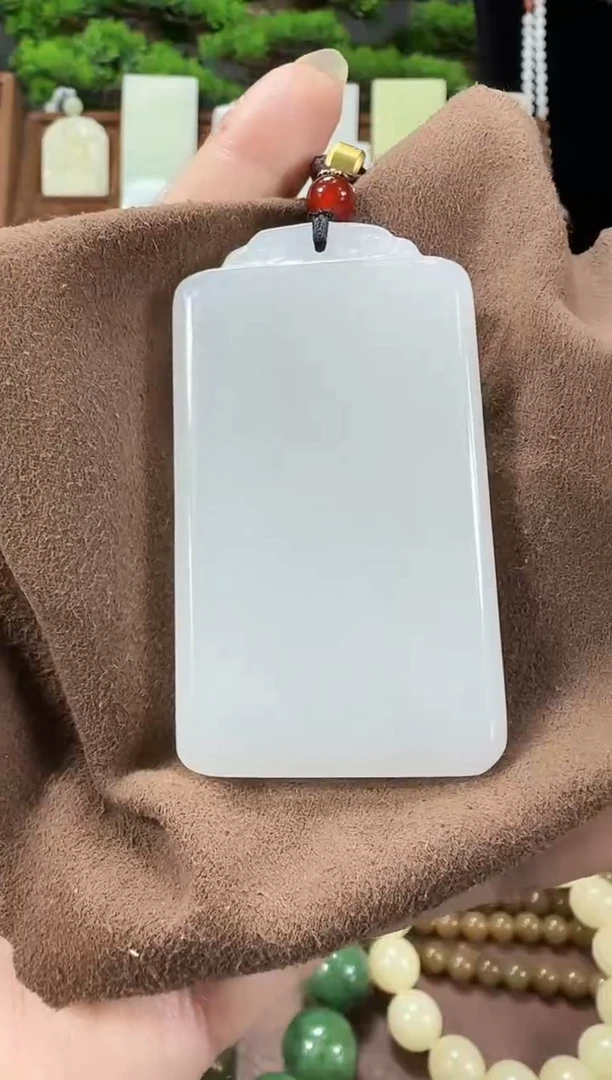 吊坠(赠链)未镶嵌和田玉Q36牌无事牌多样性发其一