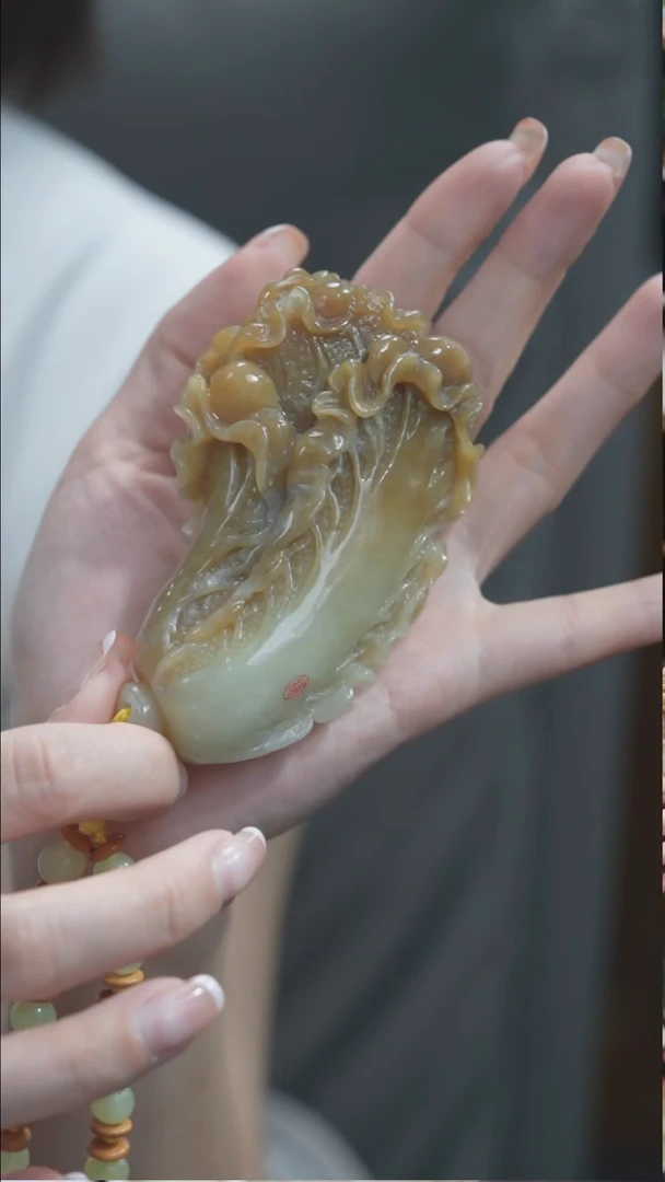和田玉未镶嵌把件白菜