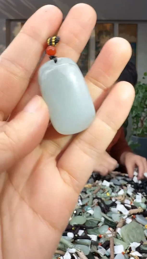 未镶嵌和田玉挂件拍一发一多样性发货   瑕疵