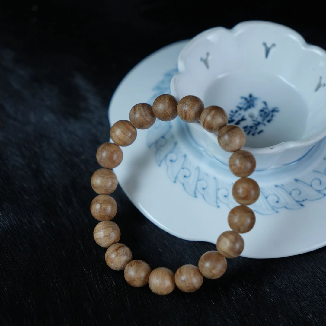 沉香【安徽省沉香博物馆】达拉干天然野10mm沉香手串