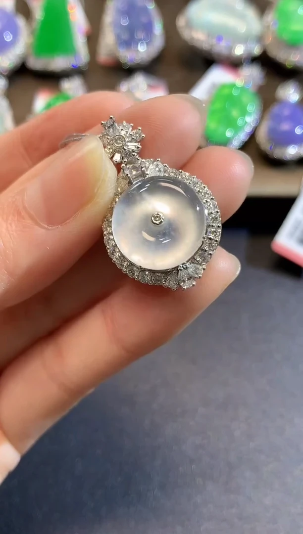 吊坠(不含链)18K金镶嵌翡翠A38