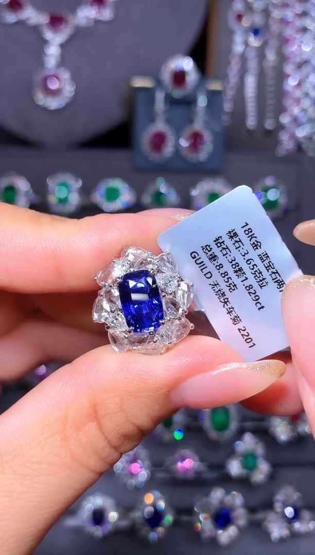 戒指蓝宝石18K金镶嵌3.65ct/吉尔德/