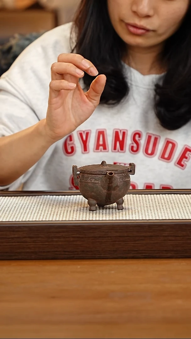 【闪购商品】紫砂茶壶青铜器三足手抓壶110cc