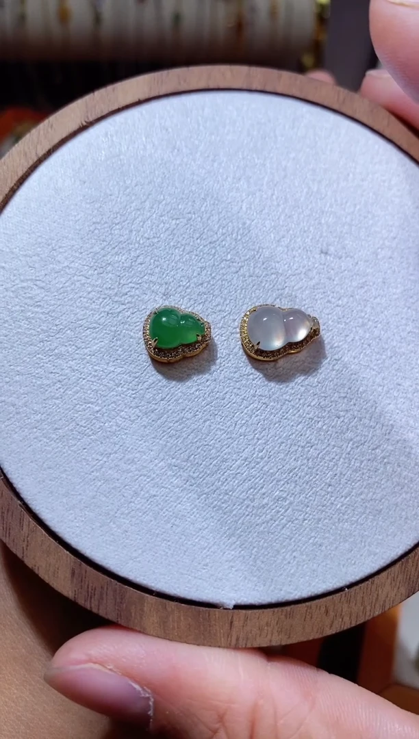 颈饰18K金镶嵌翡翠画**师11111111