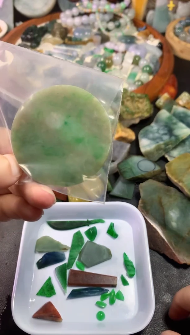 颈饰未镶嵌翡翠059天然翡翠