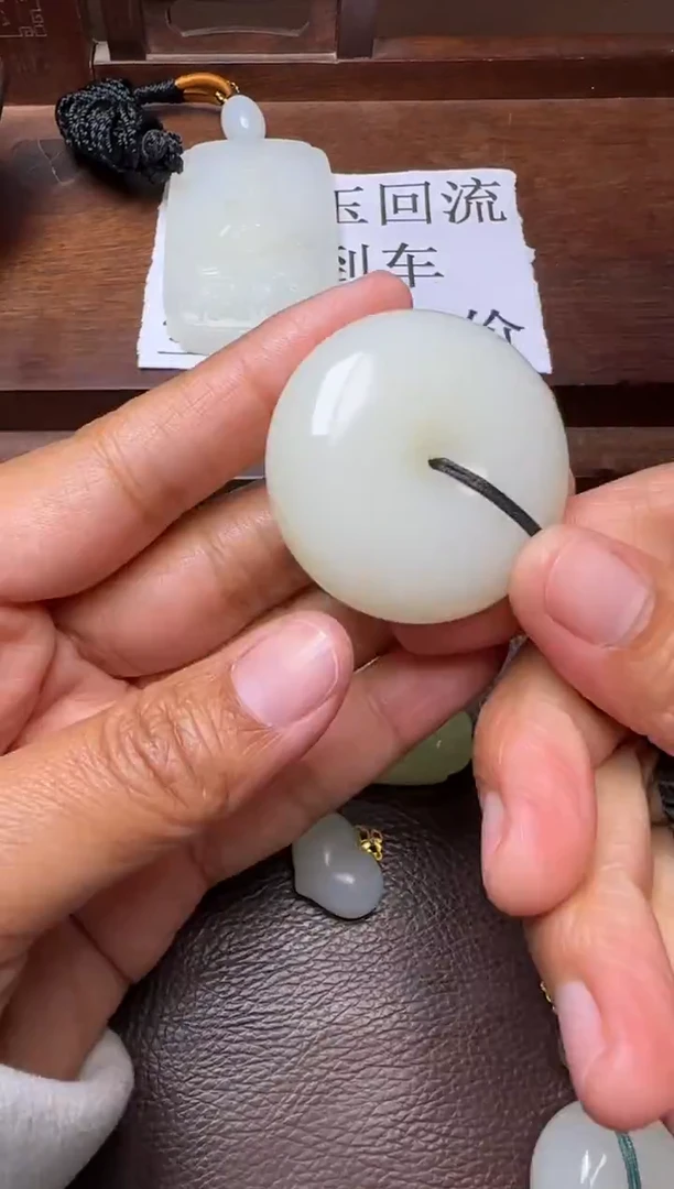 未镶嵌和田玉挂件和田玉挂件