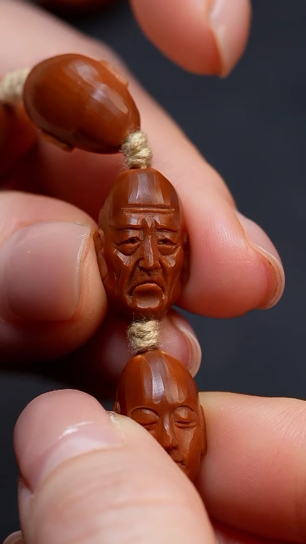 【闪购商品】橄榄核吊坠十二尊者