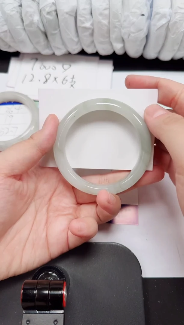 石英质玉手镯未镶嵌265-56/57