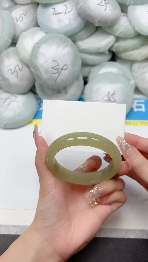 未镶嵌手镯石英质玉65-59.3