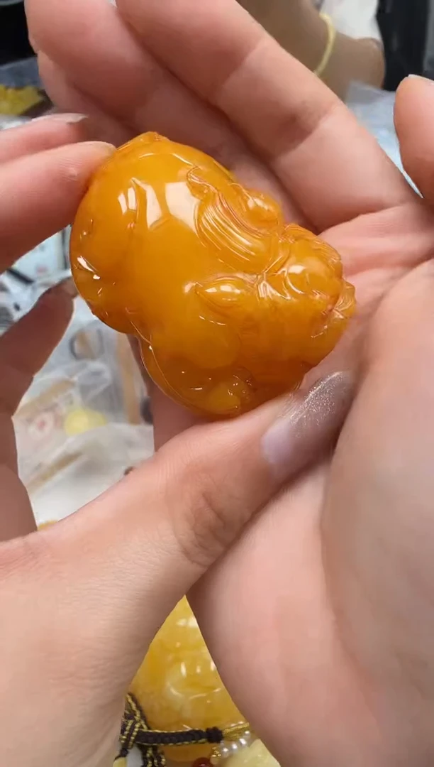 裸石琥珀未镶嵌如图