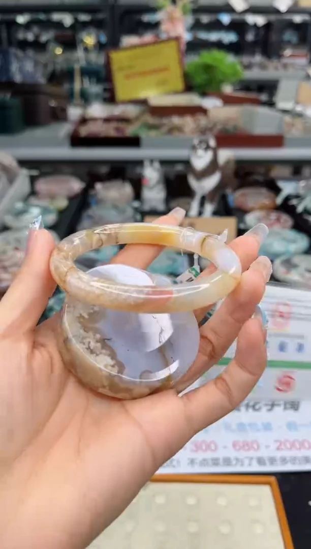 【闪购商品】石英质玉手镯未镶嵌62圈口（赠品镯心）1600037