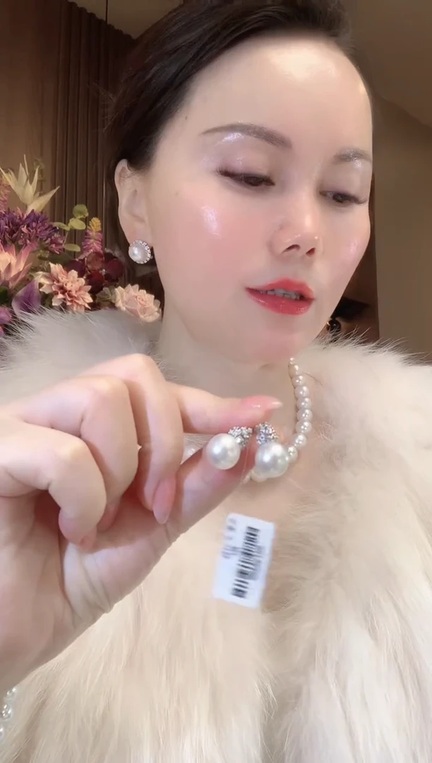 18K金镶嵌耳饰海水珍珠A38