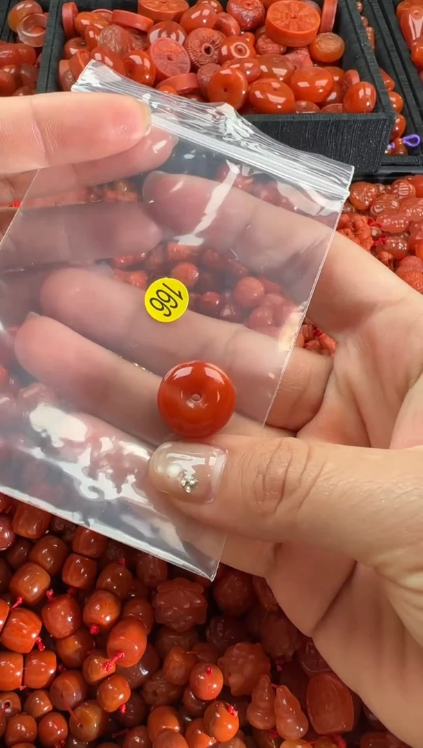 【闪购商品】南红玛瑙颈饰未镶嵌1