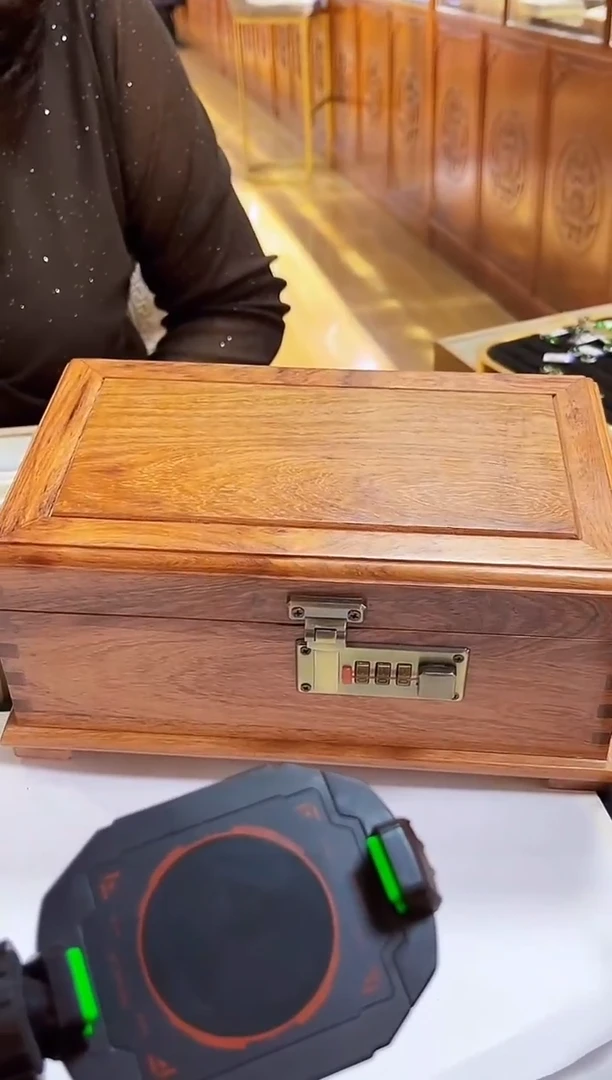 大果紫檀（缅甸花梨）无事牌首饰盒