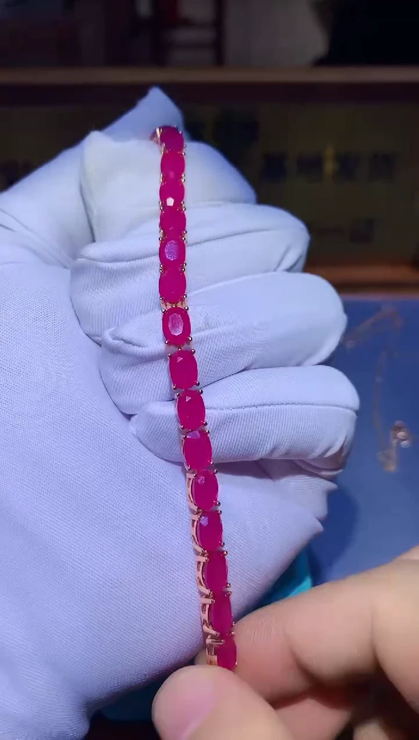 【闪购商品】红宝石手链银S925镶嵌........