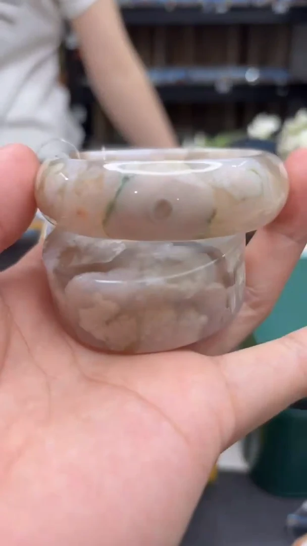 未镶嵌手镯石英质玉111(58圈赠送镯心)