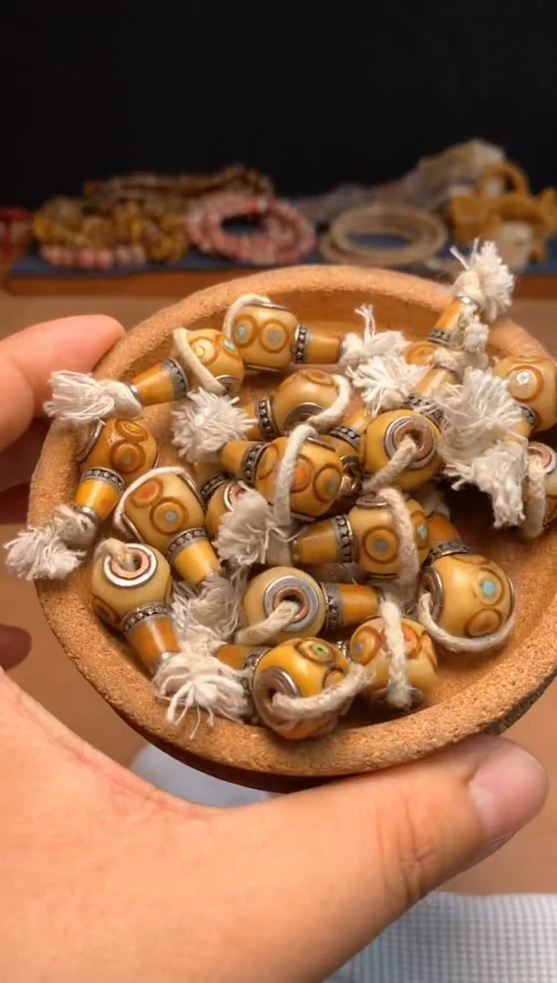 其他牛骨P592-蜻蜓眼三通-有棕裂