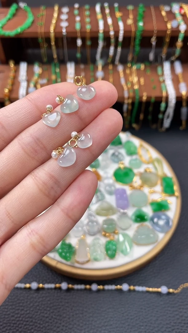 【闪购商品】翡翠吊坠(不含链)18K金镶嵌2个  628