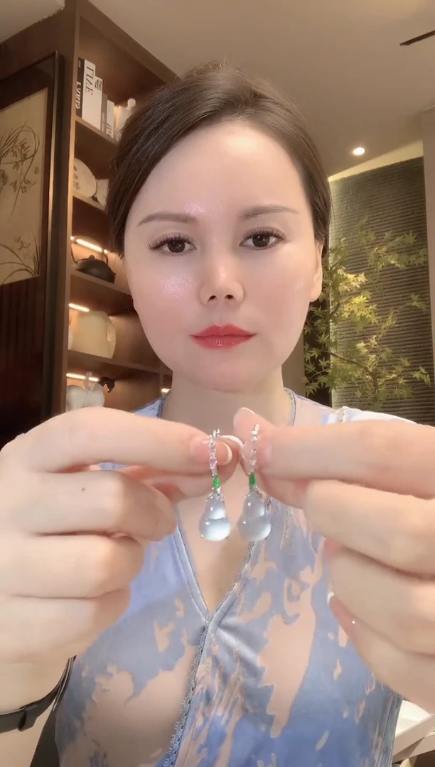 18K金镶嵌翡翠耳饰C85