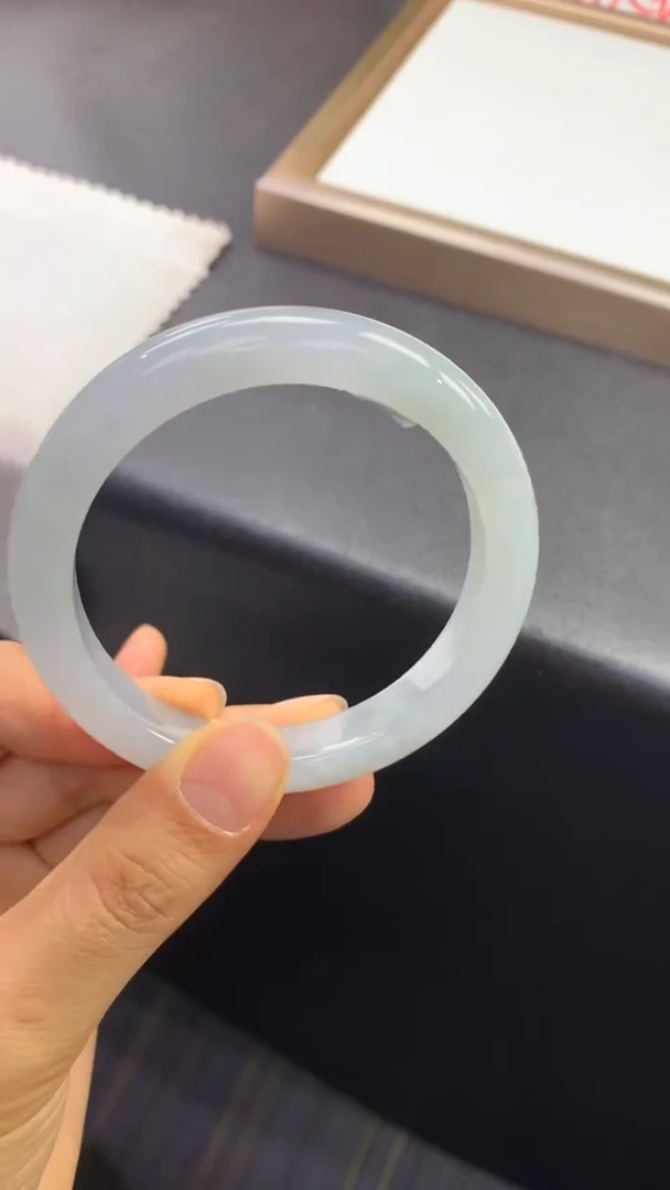 未镶嵌手镯翡翠退货需手镯吊牌标签完好 57