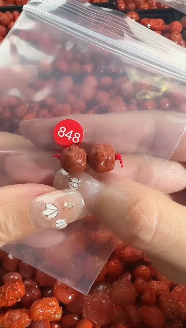 颈饰未镶嵌南红玛瑙1