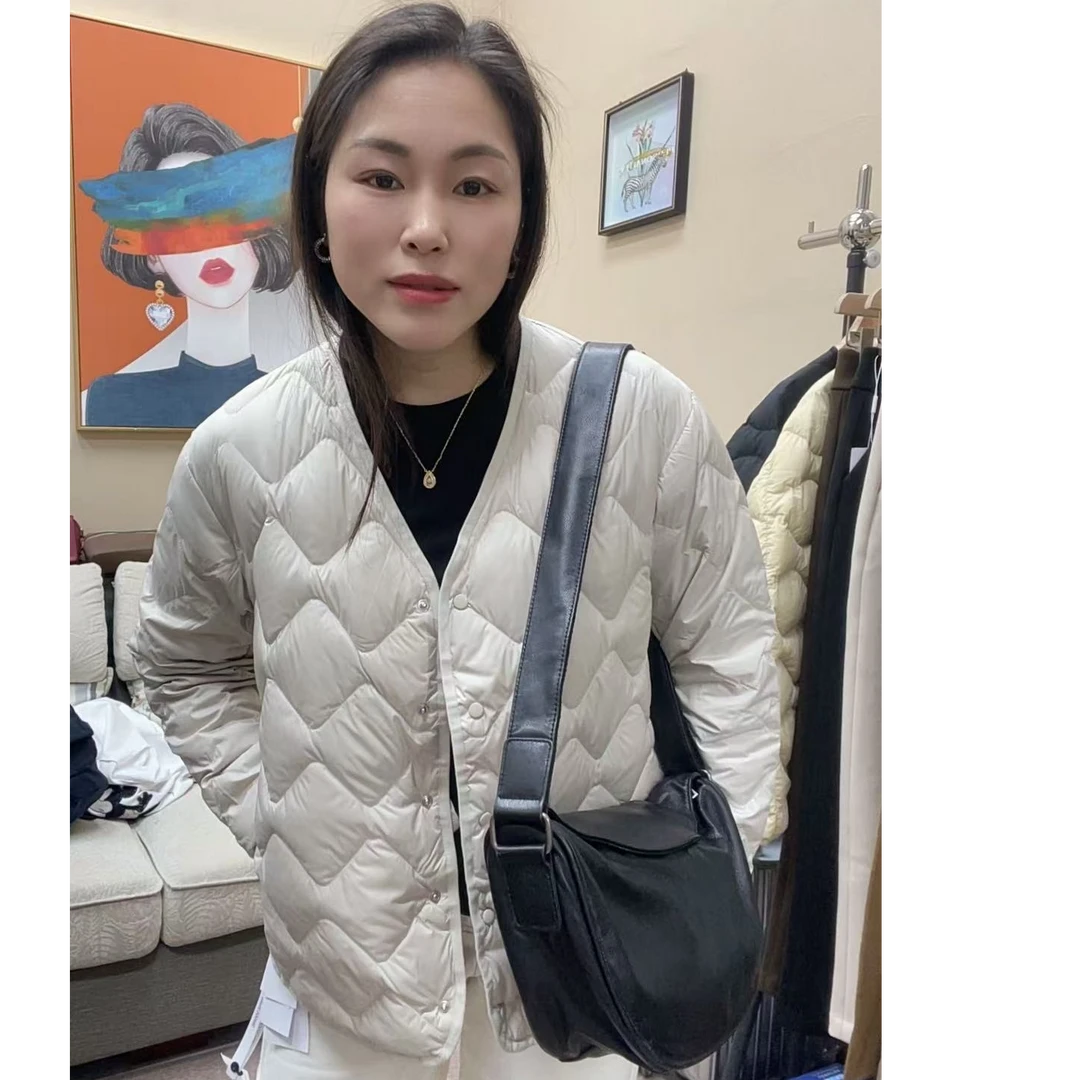 女士轻薄 简约 宽松 V领菱形格外套