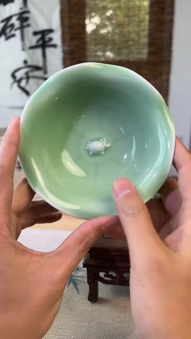 龙泉青瓷漂亮杯子