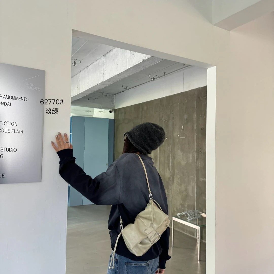 芝麻集】SK-62770-浅绿RAIN.CUN时尚休闲百搭腋下斜跨轻奢女包