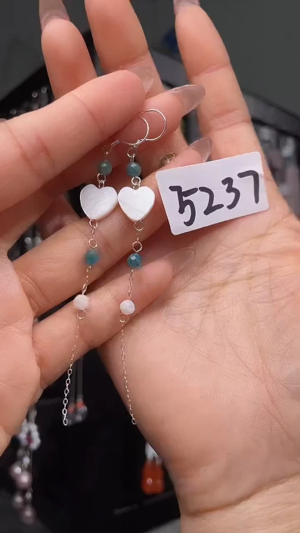 紫晶耳饰银S925镶嵌喜欢拍随机发
