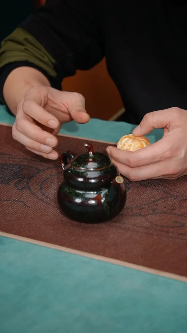 【闪购商品】28-5+5葫芦壶（乌金釉）