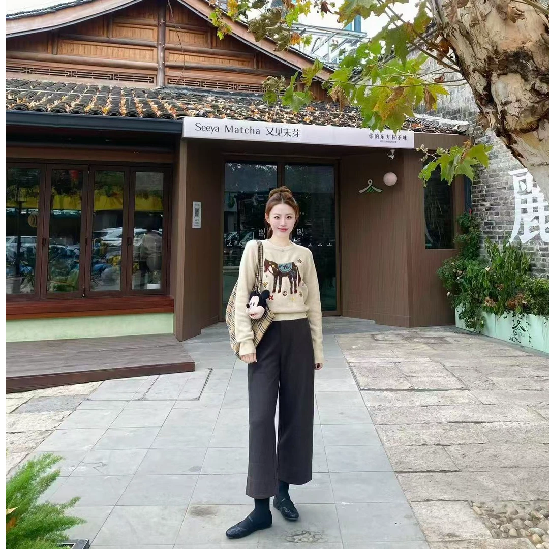 2026春季新款趣味马到成功图案刺绣圆领毛衣女显瘦针织衫阔腿裤