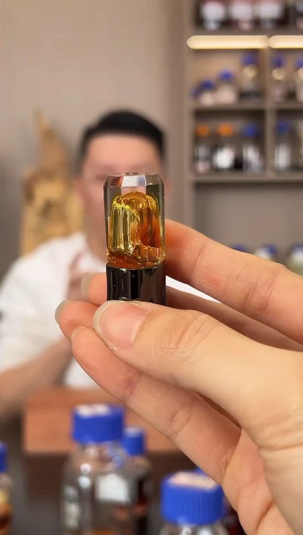 沉香沉香精油2013年制越南都蓬古法原油1克