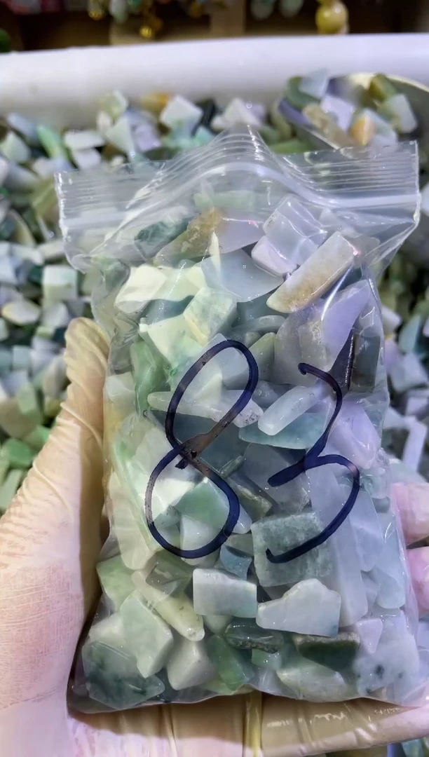 【闪购商品】翡翠颈饰未镶嵌天然翡翠小号500克83