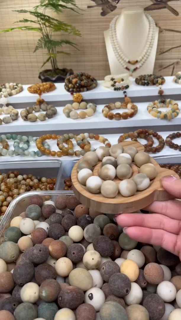 【闪购商品】白玉菩提手串卡16奶灰桶珠一份