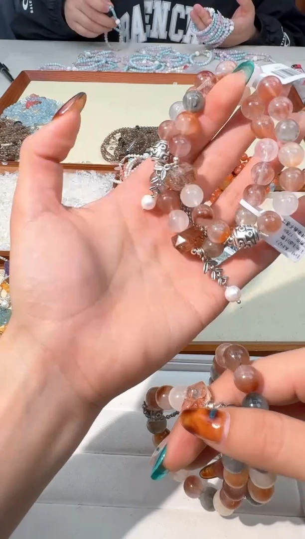 【闪购商品】水晶手链银S925镶嵌A048兔毛黑金超设计款