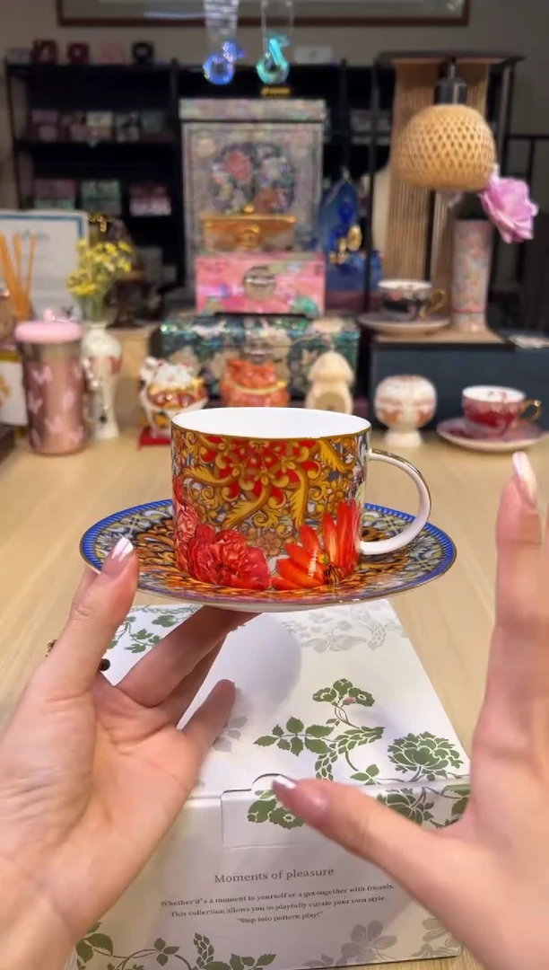 72太阳歌剧院咖啡杯碟（红）